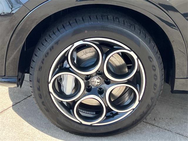 new 2025 Alfa Romeo Tonale car, priced at $45,855