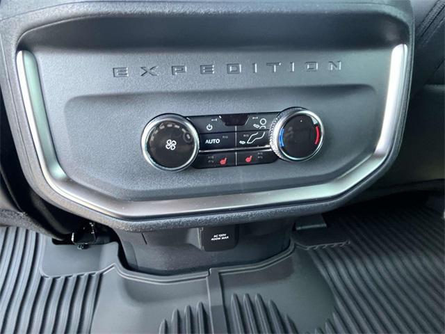 new 2025 Ford Expedition car, priced at $81,235
