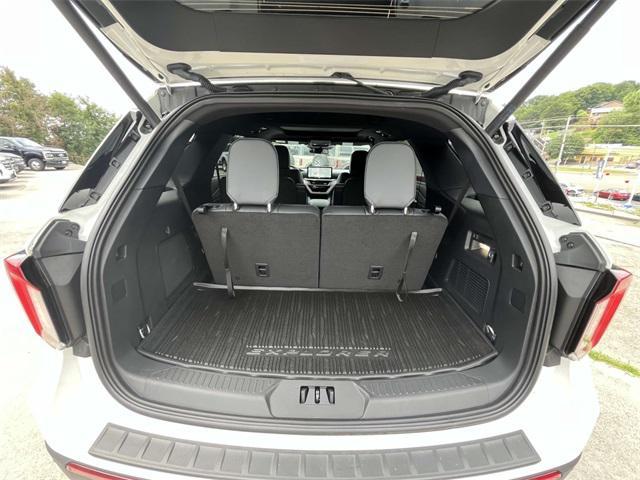 new 2025 Ford Explorer car, priced at $50,554