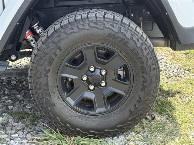 used 2021 Jeep Gladiator car, priced at $37,900