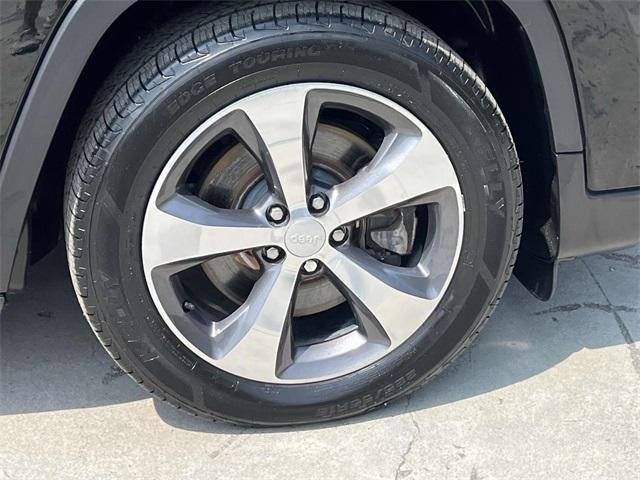used 2019 Jeep Cherokee car, priced at $15,995