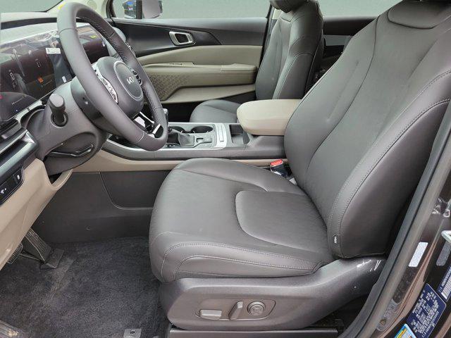 new 2025 Kia Carnival car, priced at $40,655