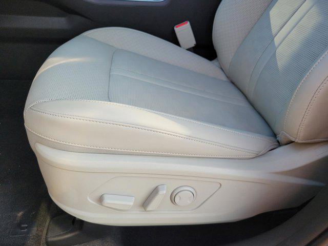 new 2025 Kia Sorento car, priced at $35,105