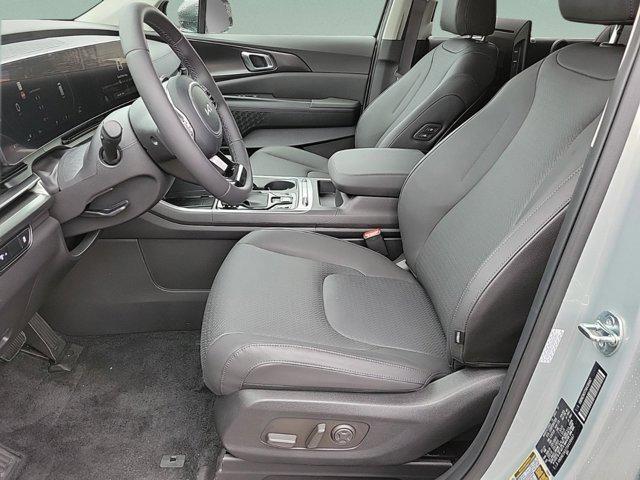 new 2025 Kia Carnival car, priced at $54,260