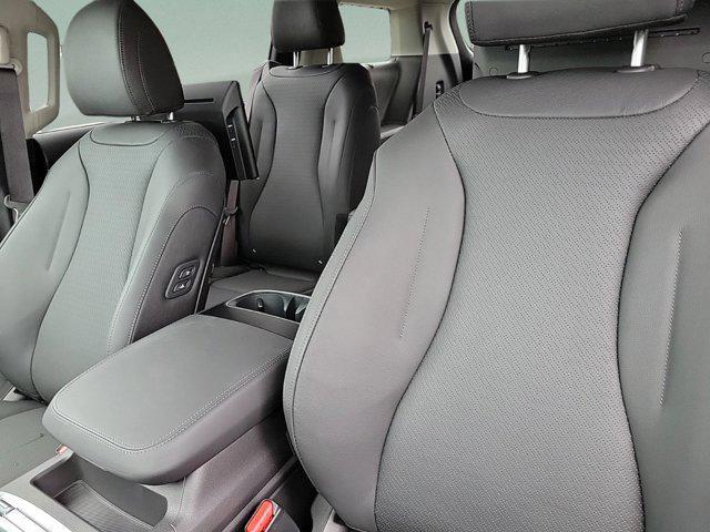 new 2025 Kia Carnival car, priced at $54,260