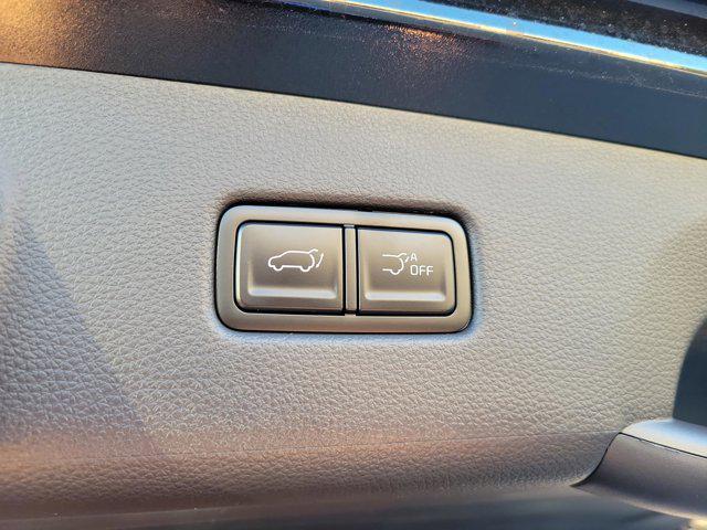new 2026 Kia Carnival Hybrid car, priced at $55,100