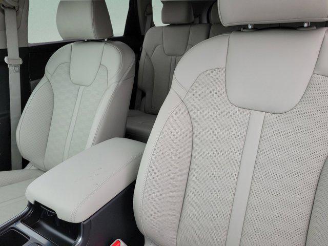 new 2025 Kia Sorento car, priced at $36,525