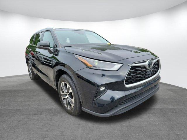 used 2023 Toyota Highlander car, priced at $38,000