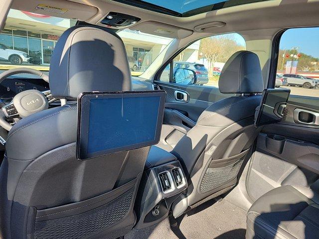 new 2025 Kia Sorento car, priced at $41,380