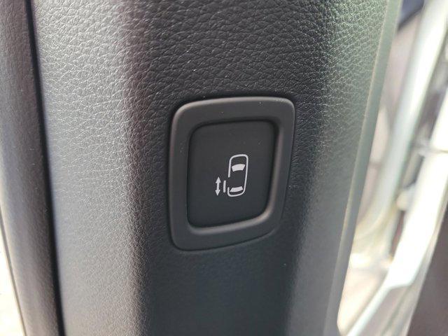 new 2025 Kia Carnival Hybrid car, priced at $54,060