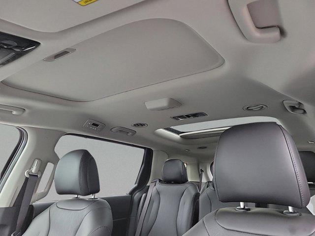 new 2025 Kia Carnival car, priced at $48,590