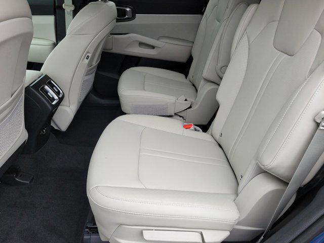 new 2025 Kia Sorento car, priced at $38,780