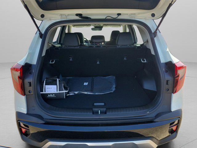 new 2025 Kia Seltos car, priced at $25,645