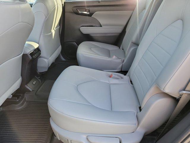 used 2022 Toyota Highlander car, priced at $33,999