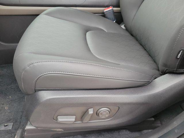 new 2025 Kia Carnival car, priced at $40,680