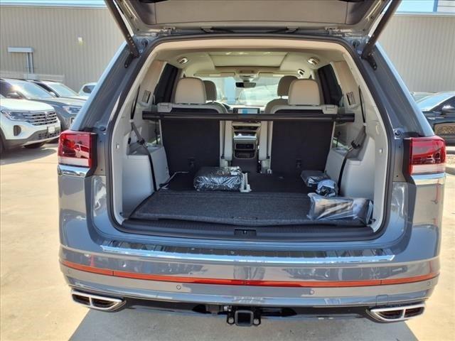 new 2025 Volkswagen Atlas car, priced at $52,427