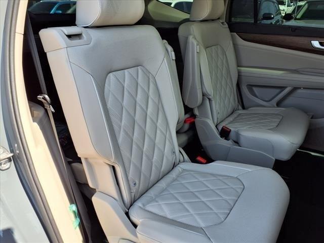 new 2025 Volkswagen Atlas car, priced at $52,427