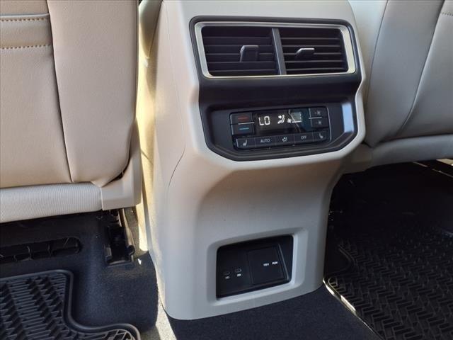 new 2025 Volkswagen Atlas car, priced at $52,427