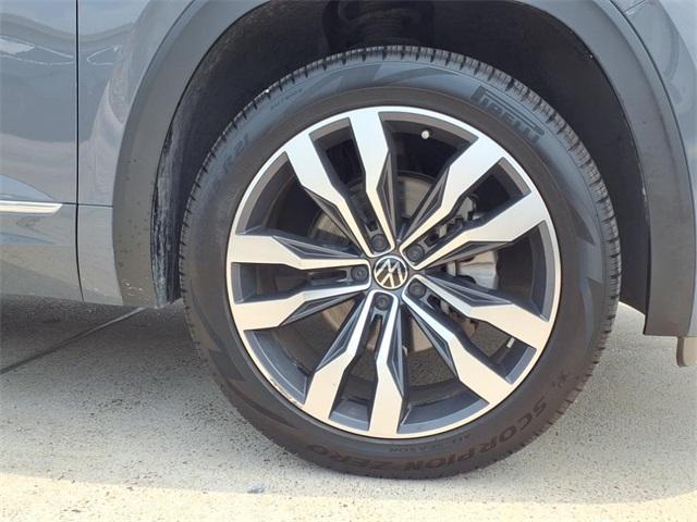 used 2021 Volkswagen Atlas Cross Sport car, priced at $29,998