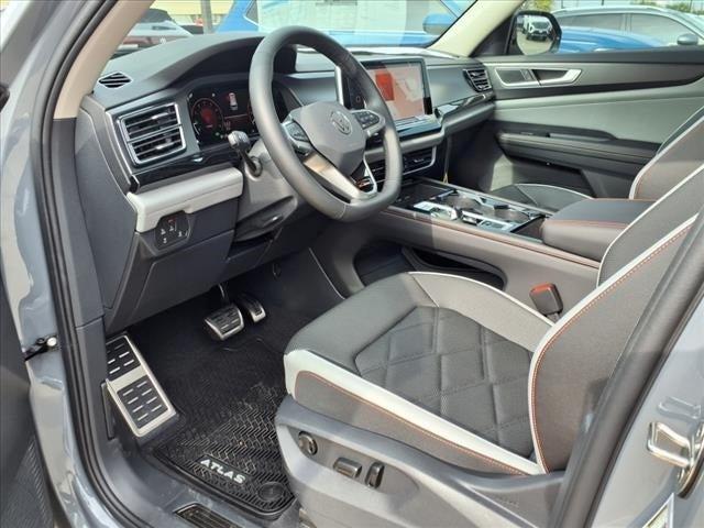 new 2025 Volkswagen Atlas car, priced at $45,098
