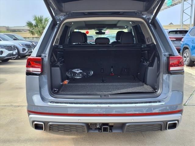 new 2025 Volkswagen Atlas car, priced at $45,098