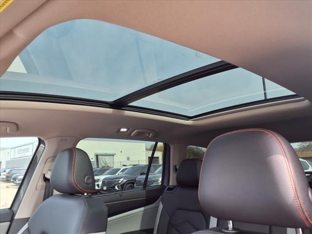 new 2025 Volkswagen Atlas car, priced at $46,498