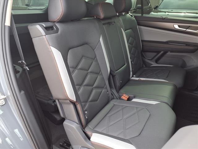 new 2025 Volkswagen Atlas car, priced at $45,098