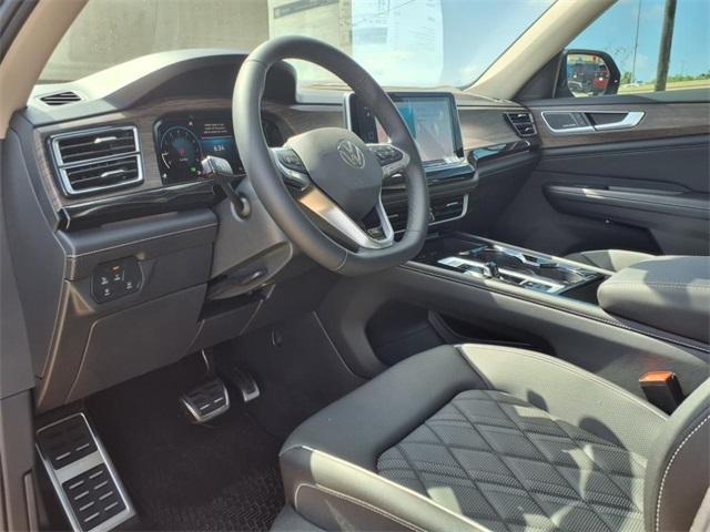 new 2025 Volkswagen Atlas car, priced at $55,551