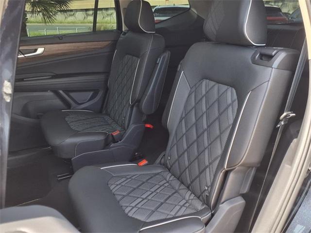 new 2025 Volkswagen Atlas car, priced at $55,551