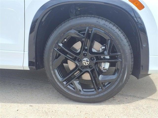 new 2025 Volkswagen Tiguan car, priced at $38,615