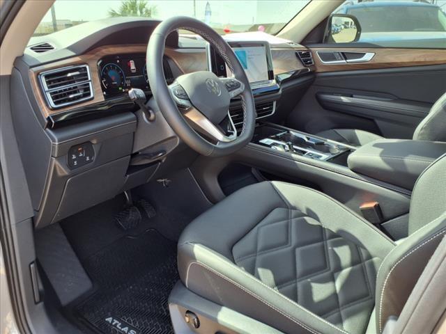 new 2025 Volkswagen Atlas car, priced at $42,568