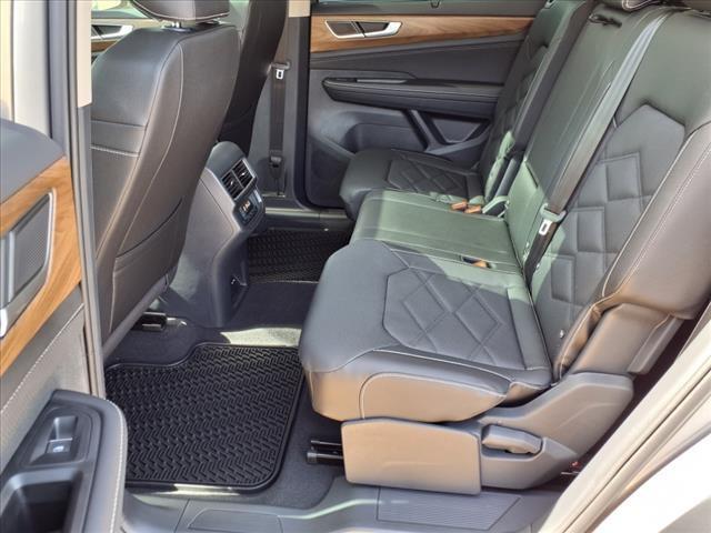 new 2025 Volkswagen Atlas car, priced at $42,568
