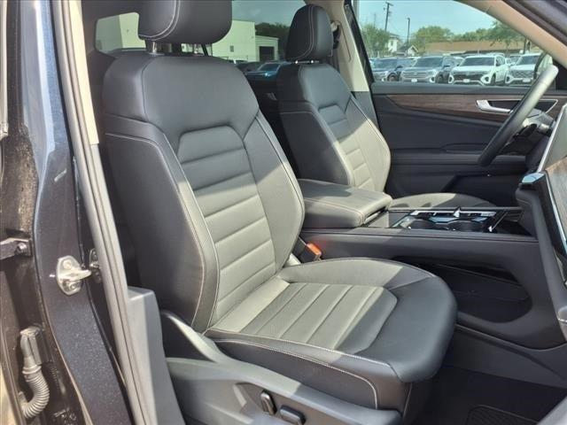 new 2025 Volkswagen Atlas car, priced at $46,156