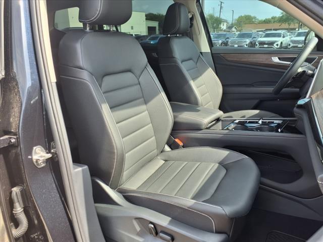 new 2025 Volkswagen Atlas car, priced at $47,556