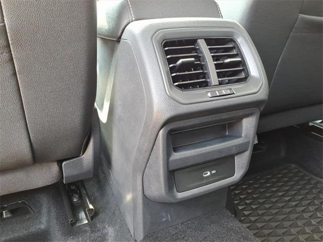 new 2024 Volkswagen Taos car