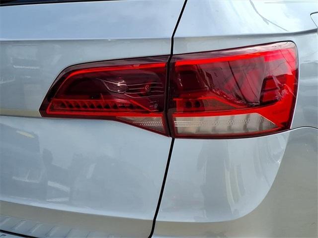 new 2024 Volkswagen Taos car