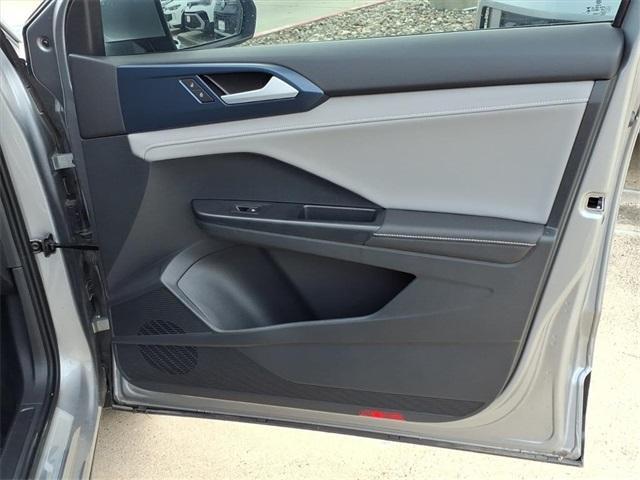 new 2024 Volkswagen Taos car