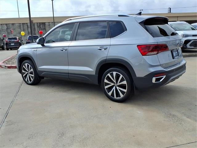 new 2024 Volkswagen Taos car