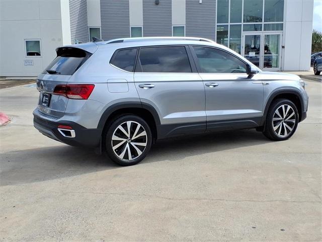 new 2024 Volkswagen Taos car