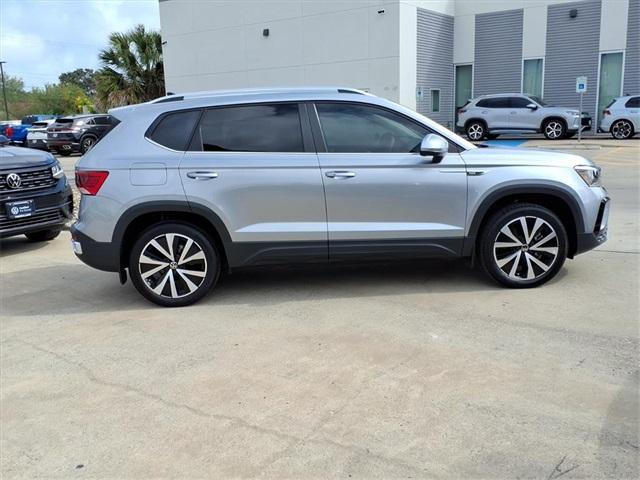 new 2024 Volkswagen Taos car
