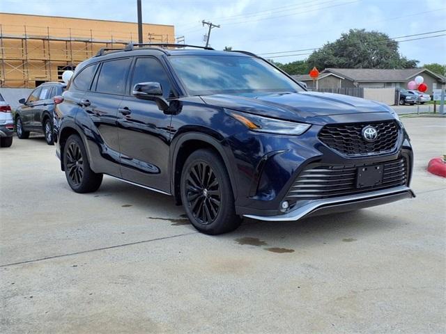 used 2023 Toyota Highlander car, priced at $44,995