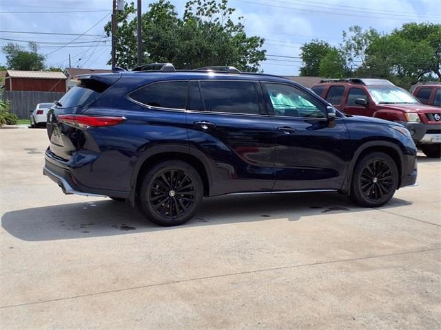 used 2023 Toyota Highlander car, priced at $44,995