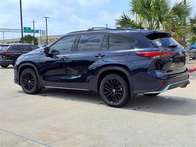 used 2023 Toyota Highlander car, priced at $44,995