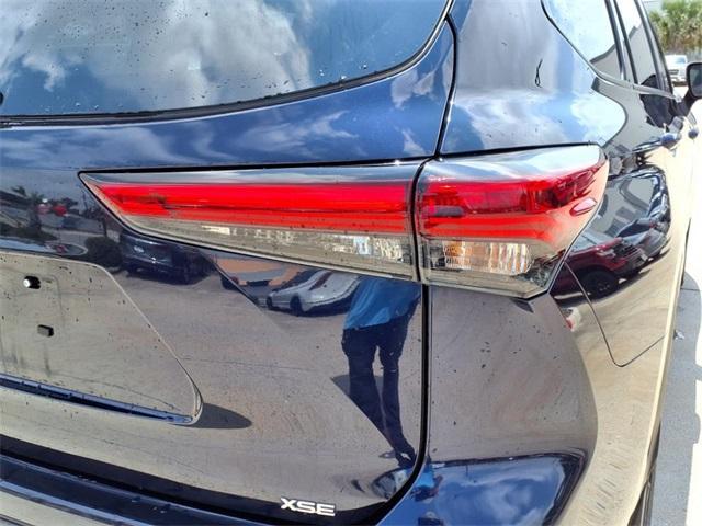used 2023 Toyota Highlander car, priced at $44,995