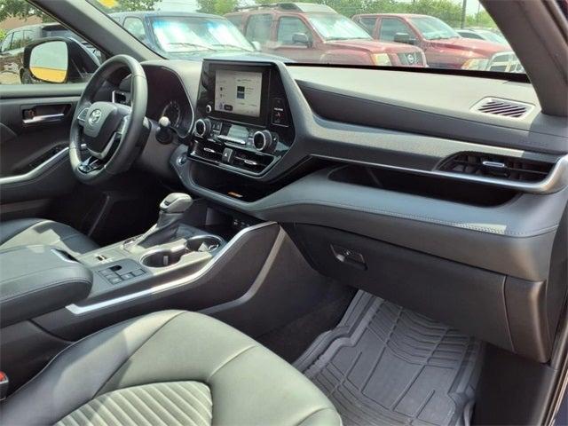 used 2023 Toyota Highlander car, priced at $40,660