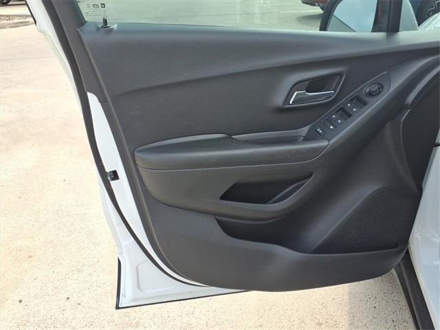 used 2022 Chevrolet Trax car, priced at $14,995