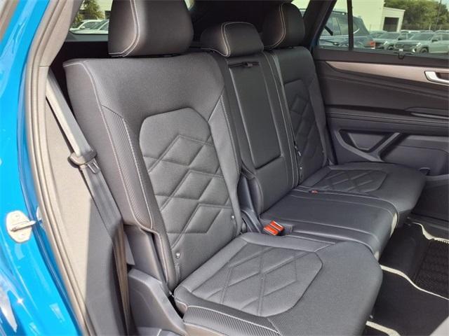 new 2025 Volkswagen Atlas Cross Sport car, priced at $43,059