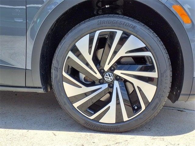 new 2025 Volkswagen ID.4 car, priced at $52,902