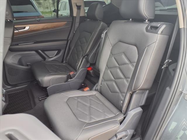 new 2025 Volkswagen Atlas car, priced at $42,022