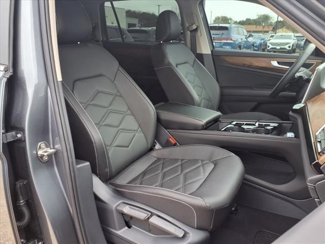 new 2025 Volkswagen Atlas car, priced at $42,022